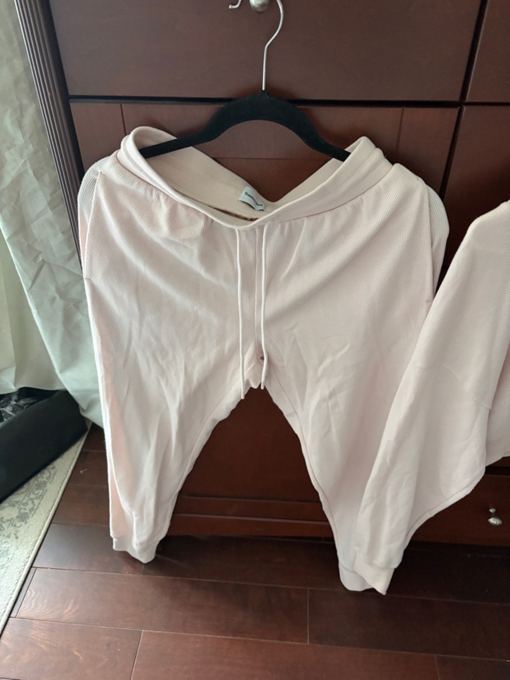 Aritzia Sunday Best Light Pink Cropped Hoodie with matching pant - Picture 3 of 8